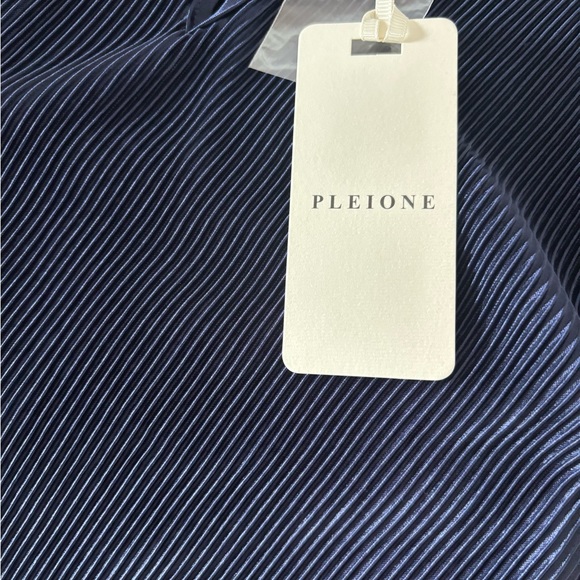 Pleione Navy Pleated Top - Picture 5 of 7